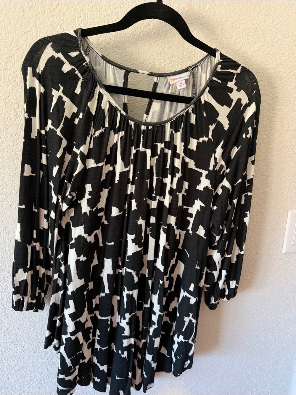 LuLaRoe Black and White Abstract Print Tunic